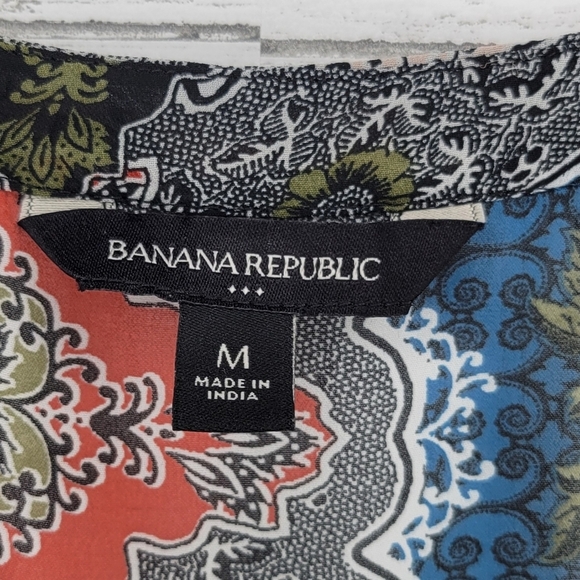 Banana Republic Tunic Top. Size Medium - Picture 5 of 7